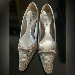 Beautifully, Gently worn, J Renee, gray floral design pumps, size 8.5.